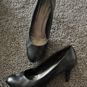 Comfort Plus by Predictions Classic Black Heels